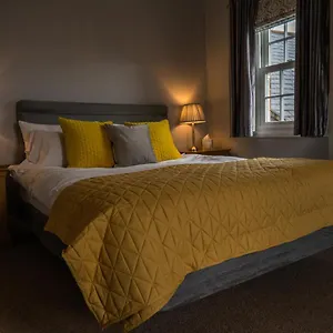 Bed & Breakfast Thyme At The Tavern, Chertsey